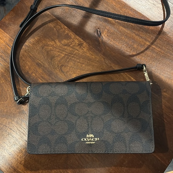 NWT Coach Signature Leather Crossbody – Brown/Black Clutch - Picture 1 of 10
